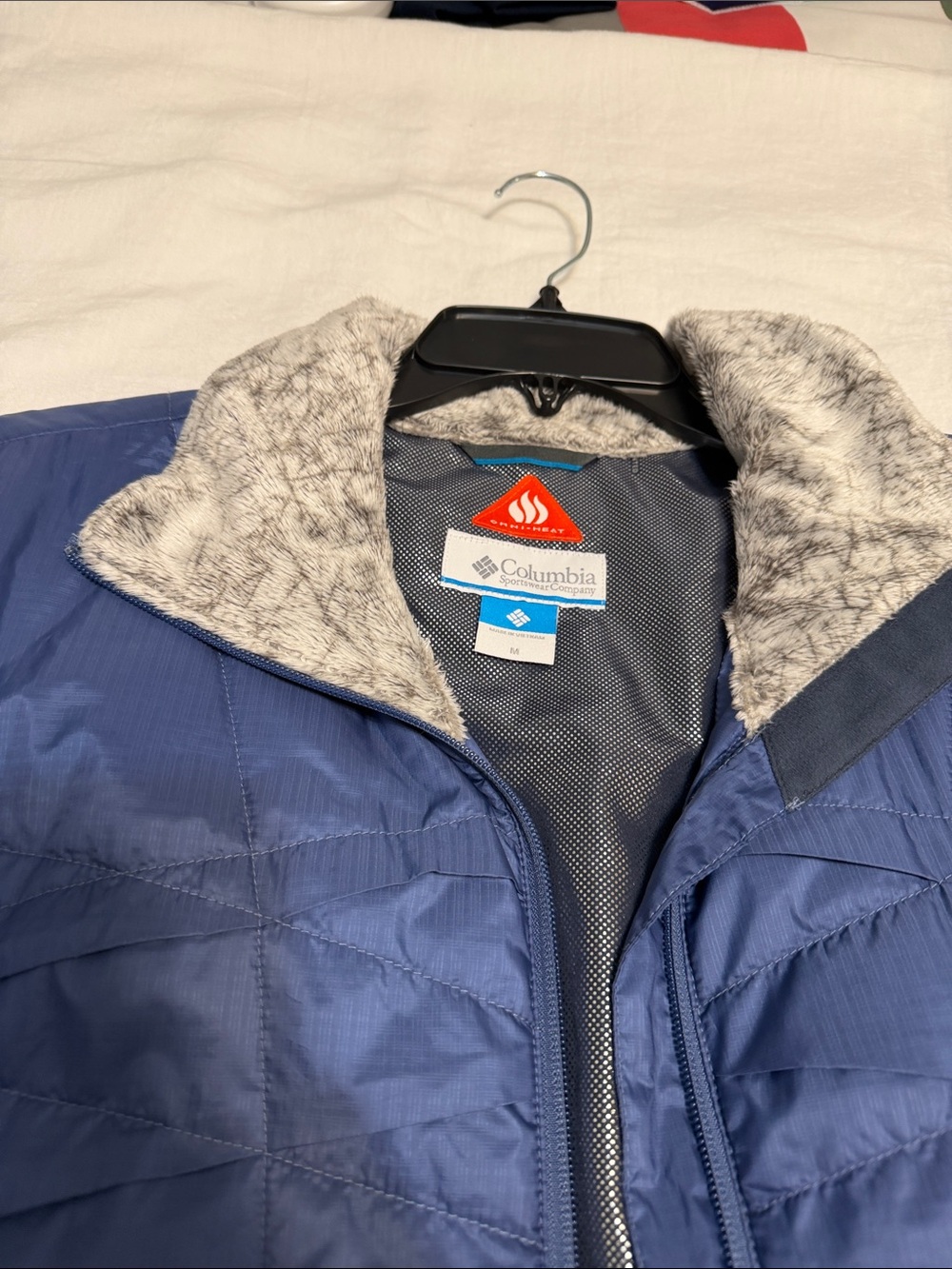Columbia Men’s Blue Quilted Jacket with Faux-Fur Collar